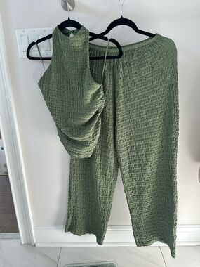 Zara Olive Green Textured Set
